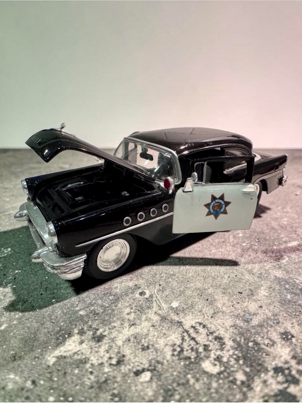 Maisto 1955 Buick Century die-cast 1:24 CHP